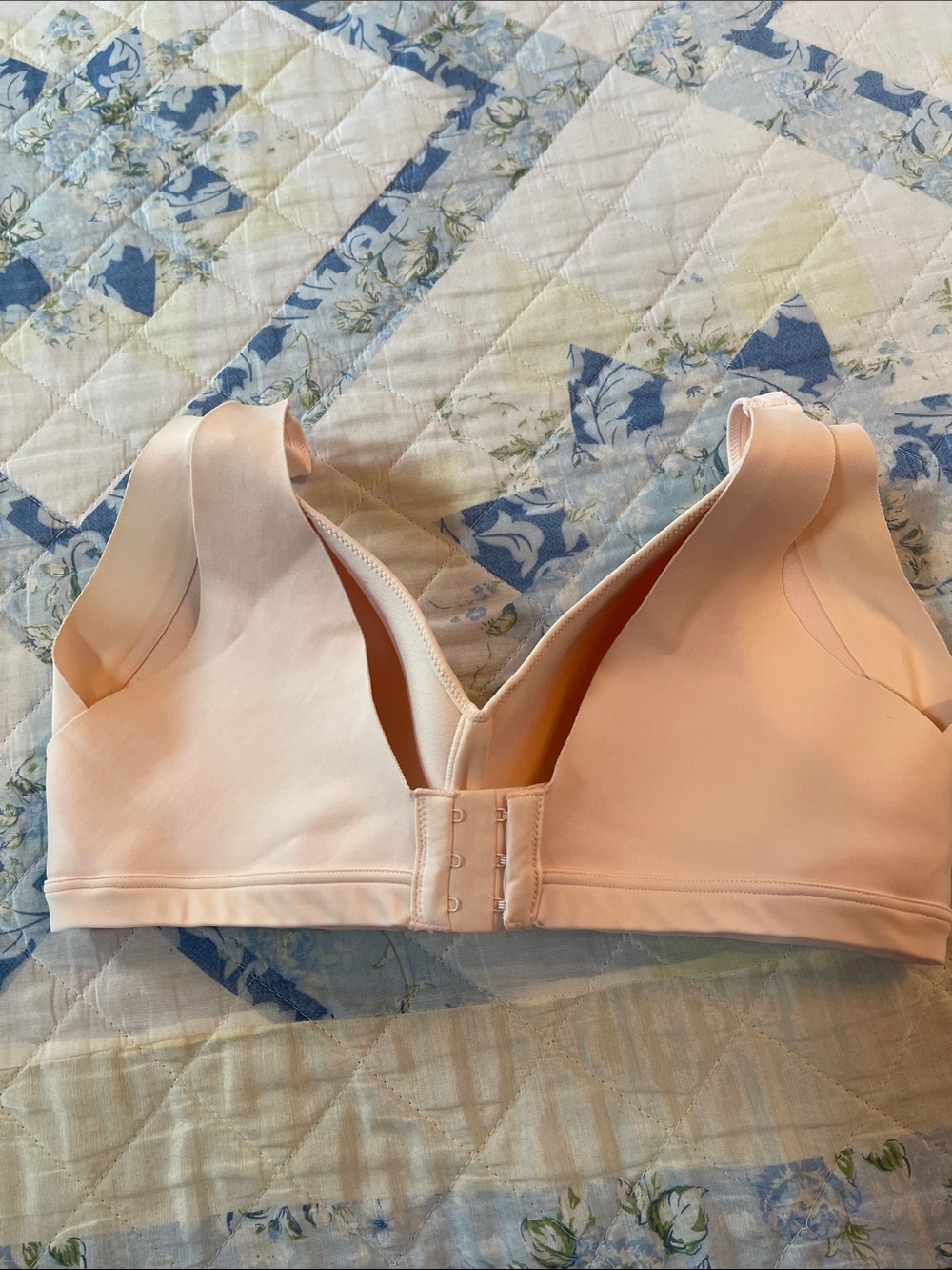 Warners no side effects and back smoothing bra, excellent condition, Large - Picture 2 of 3